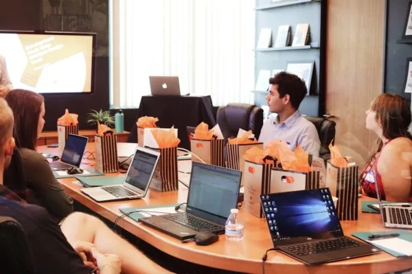 Video Ads for Beginners: Studio Expert Insights
