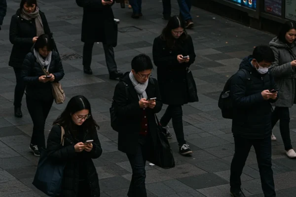 Vertical Video Marketing: Don’t Lose 85% of Viewers in